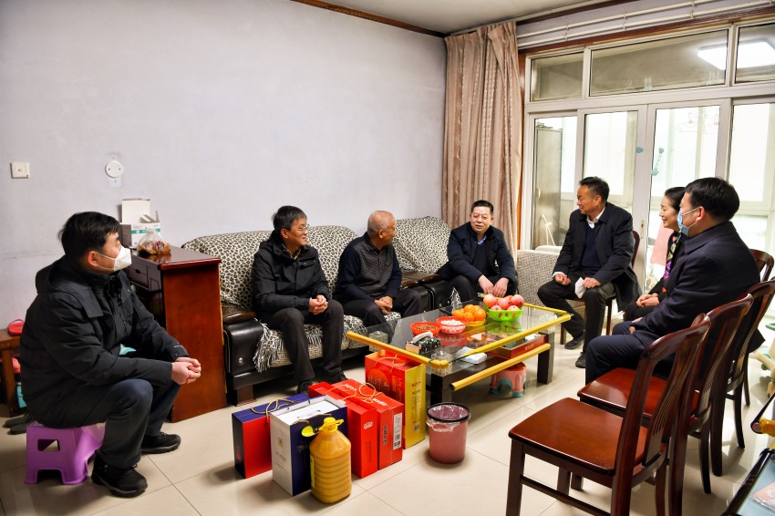 唐局慰问2_副本.jpg
