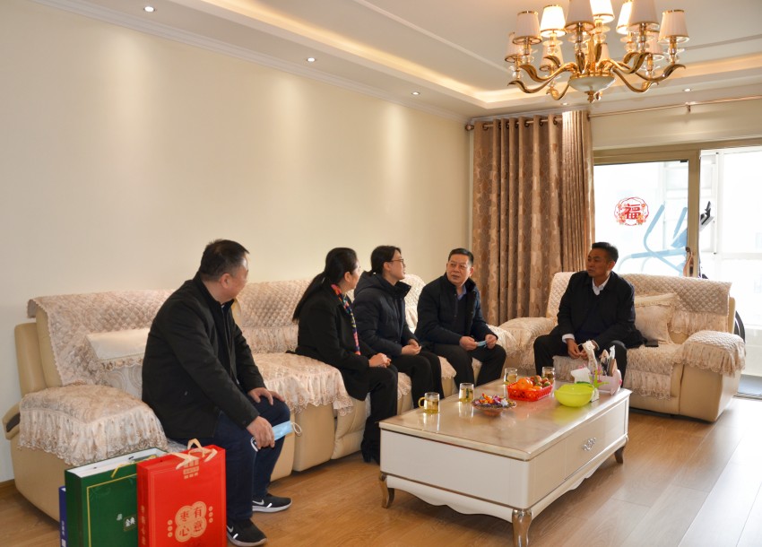 唐局慰问3_副本.jpg